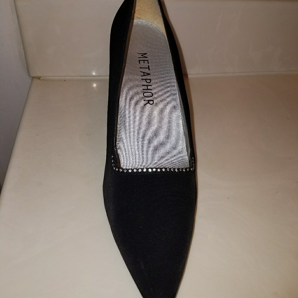 Black dressy pumps